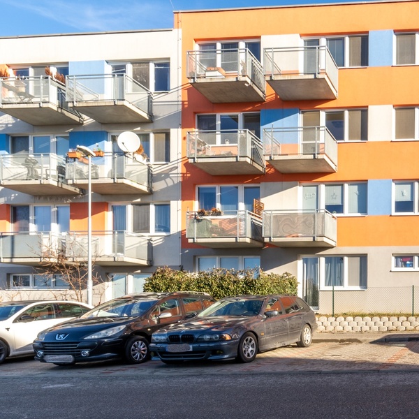 Pronájem bytu 1+kk s vlastní předzahrádkou, 27 m² - Brno - Slatina