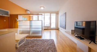 Pronájem bytu 1+kk s balkonem,  42 m² - Praha - Libeň