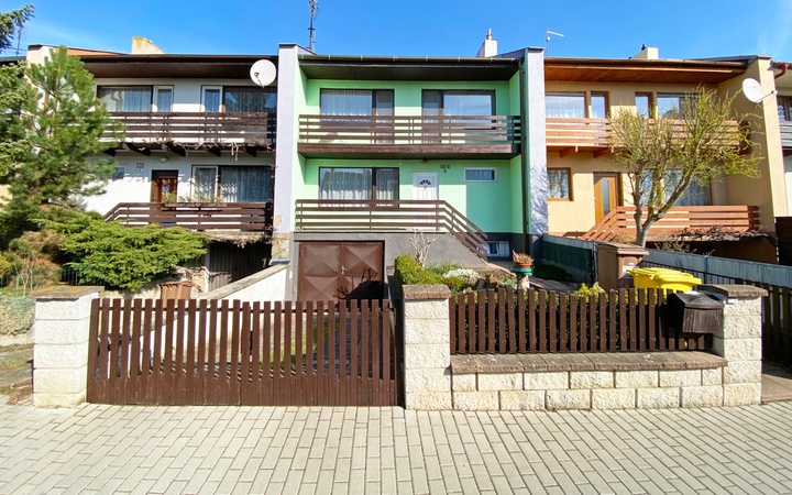 Prodej řadového RD 4+1, 142 m2 + lodžie + terasa, se zahradou, L. Janáčka, Lovosice