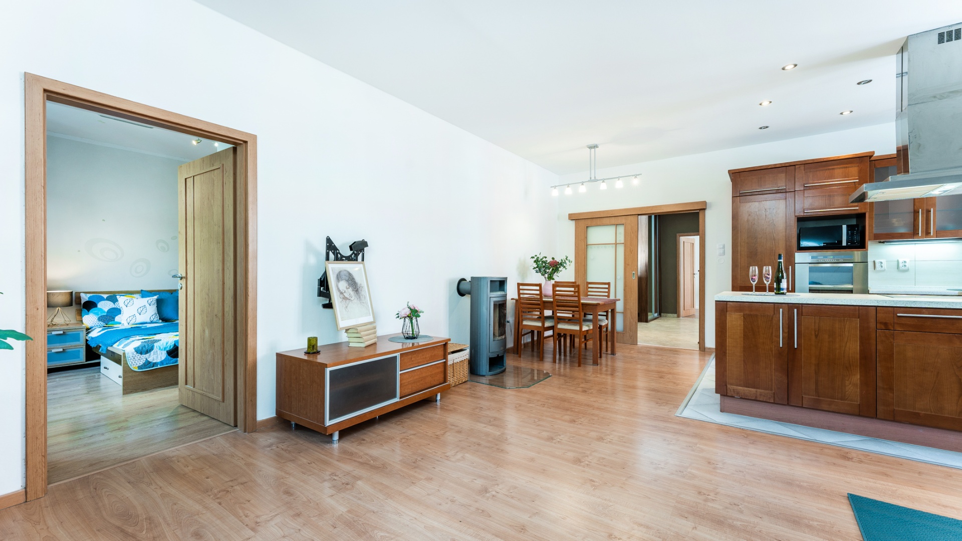 Pronájem prostorného bytu 3+kk, 90 m² - Praha - Holešovice