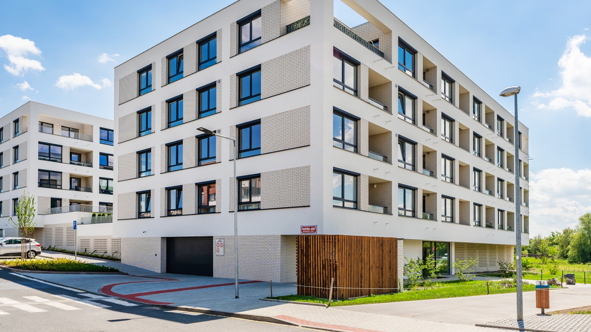 Pronájem luxusního 3+kk (92 m²) s terasou (39 m²) a 2 garážovými stáními - Praha - Dolní Měcholupy