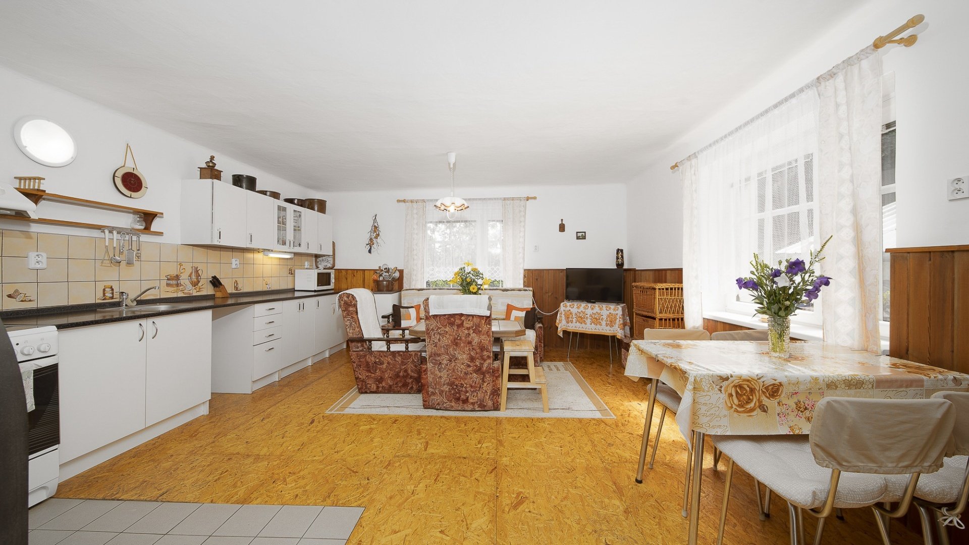Prodej rodinného domu s velkým pozemkem 6648 m² - Mukařov okres Mladá Boleslav