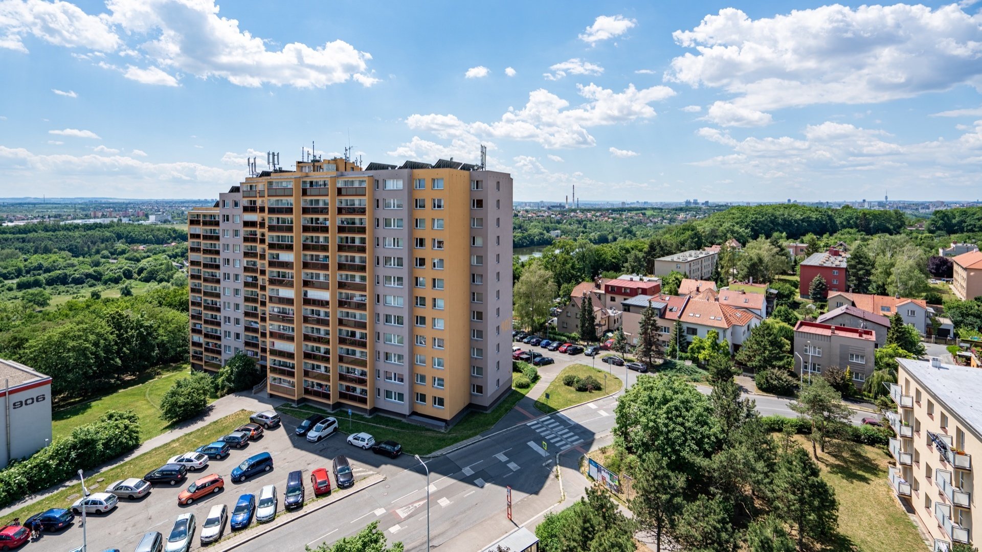 Pronájem bytu 2+kk,  53m² s lodžií a sklepem, Praha - Hloubětín