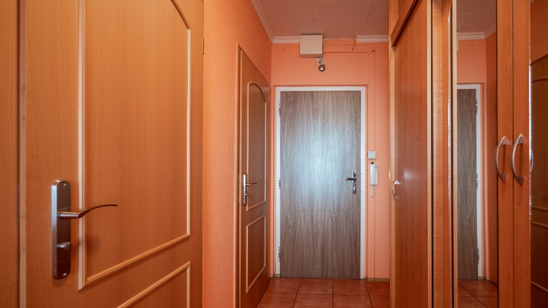 Pronájem bytu 2+kk,  53m² s lodžií a sklepem, Praha - Hloubětín