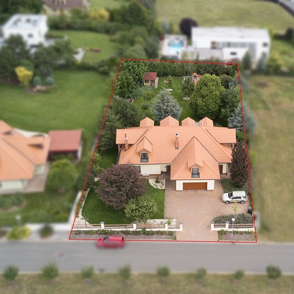 Prodej rodinného domu 425 m² s pozemkem 1891 m² - Kroměříž