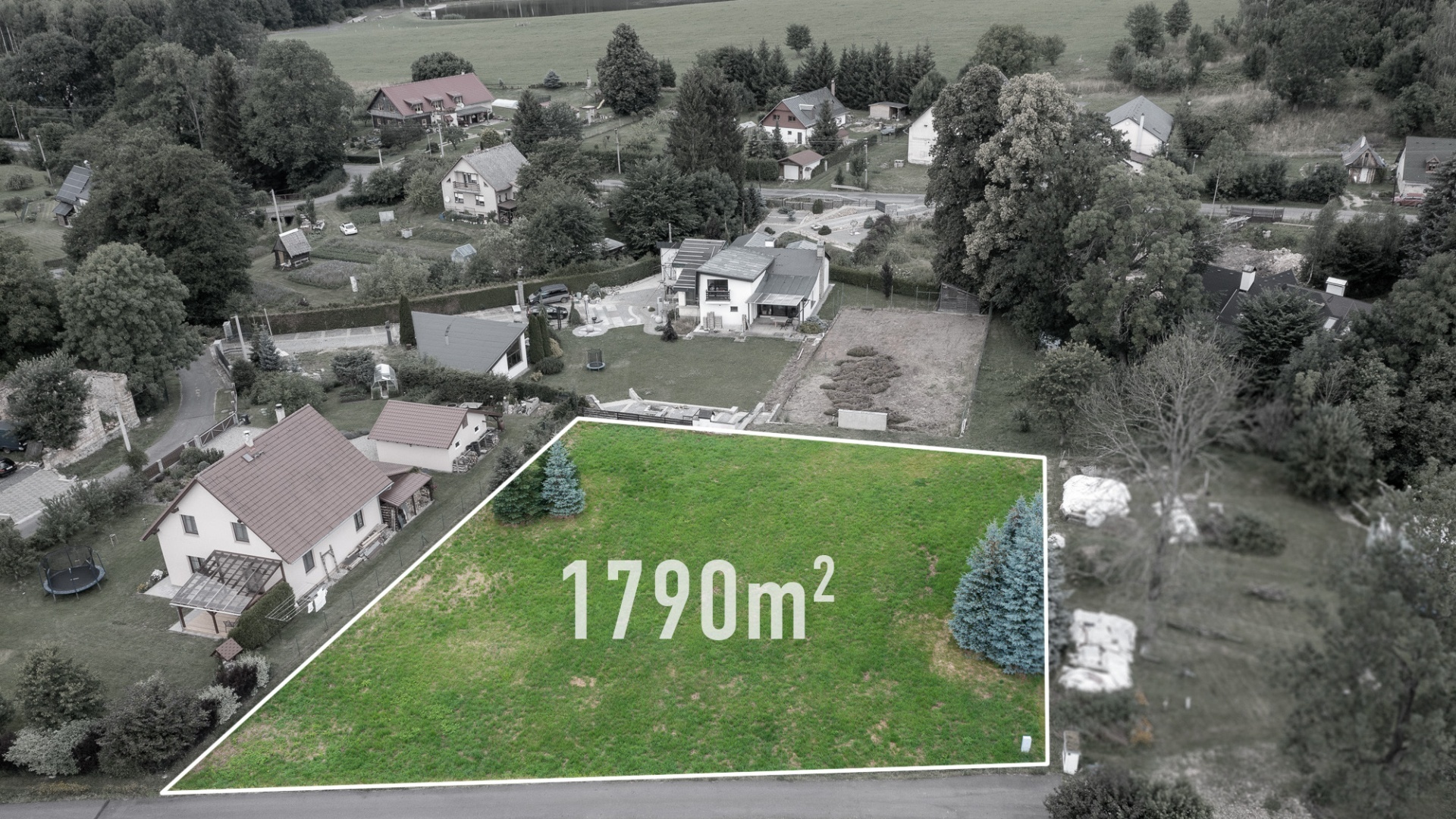 Prodej rovinatého pozemku 1790 m² - Křižany