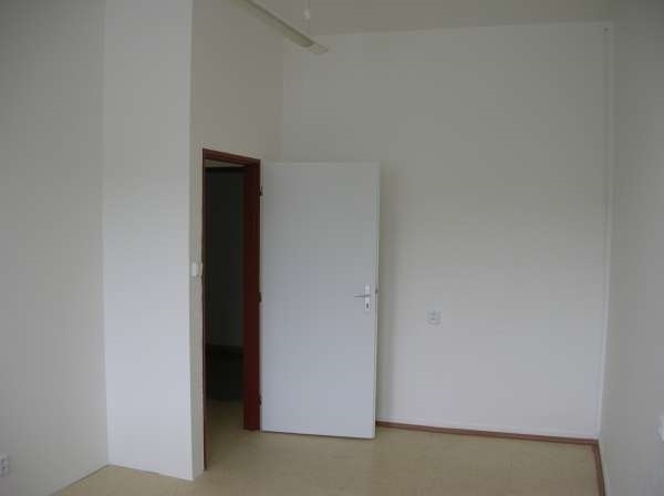 Pronájem kanceláře 17 m² - Zlín - Prštné