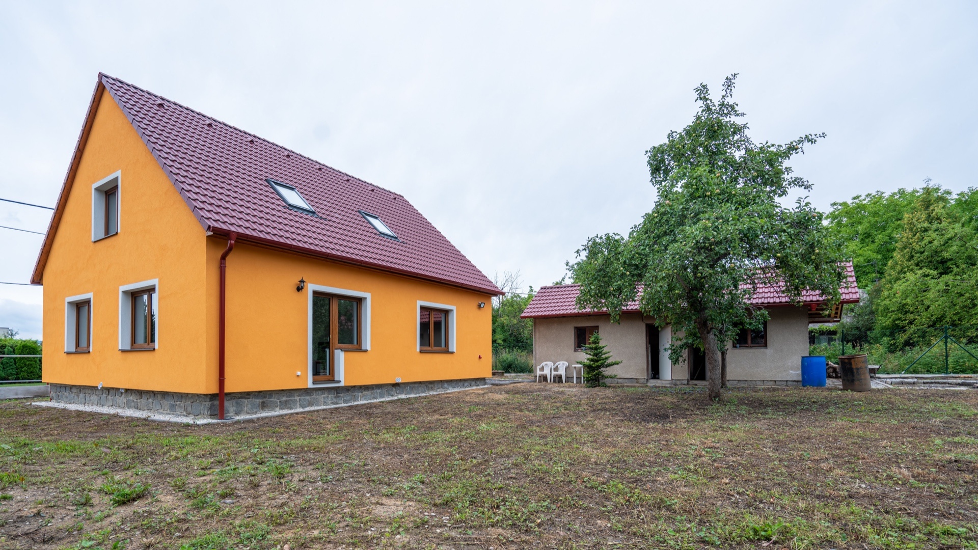 Pronájem rodinného domu 6+kk - 140 m²,  zahrada 900 m², Rožmitál pod Třemšínem