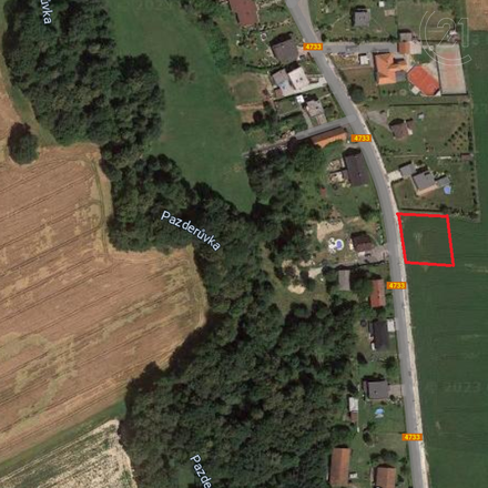 Prodej stavebního pozemku 1110m2, obec Pazderna.