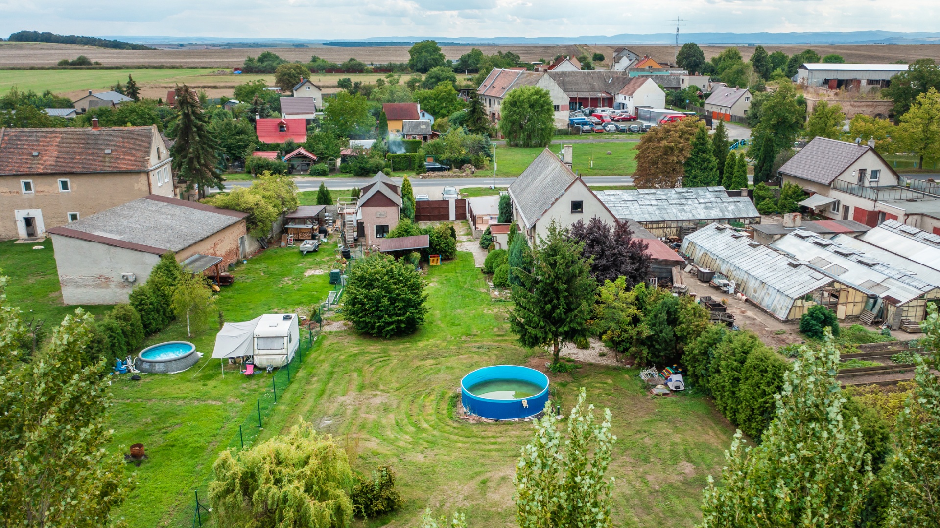 Prodej rodinného domu (182 m²) se zahradou (1400 m²) - Pesvice