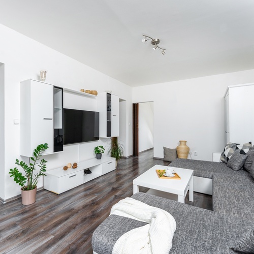 Prodej krásného bytu 3+1 s výhledem na Říp, 86 m² Střemy