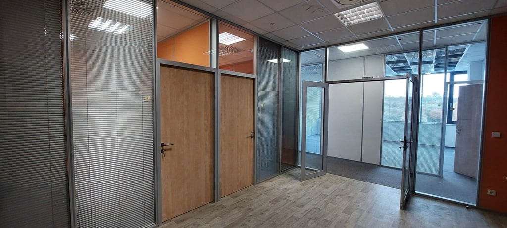 Pronájem kanceláře, 104 m² - Praha - Horní