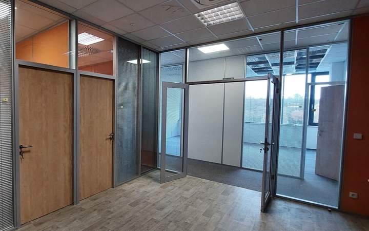 Pronájem kanceláře, 104 m² - Praha - Horní Počernice