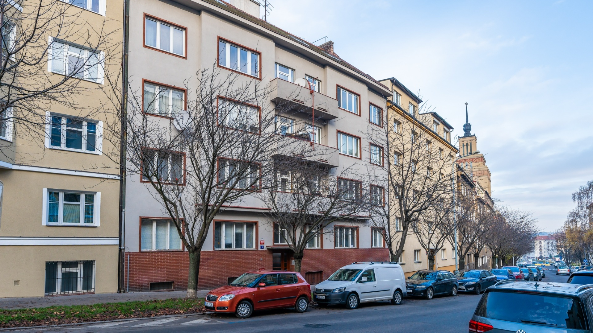 Pronájem bytu 2+kk (88 m²) s balkonem - Praha - Dejvice