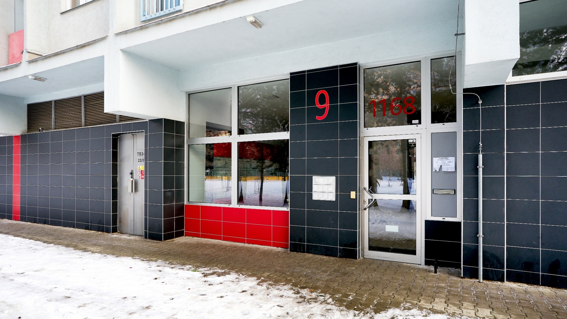 Pronájem bytu 3+kk se zasklenou lodžií,  65 m², Praha 8, Kobylisy, ulice Taussigova