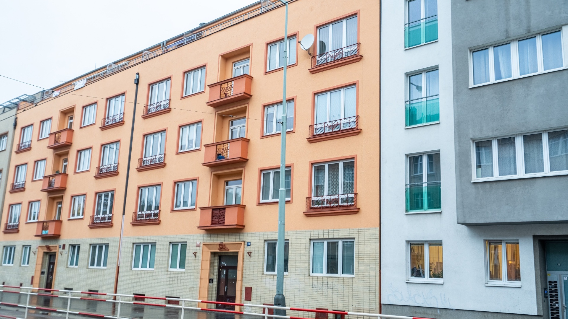 Pronájem zrekonstruovaného bytu 1+kk,  31 m² - Praha, Strašnice
