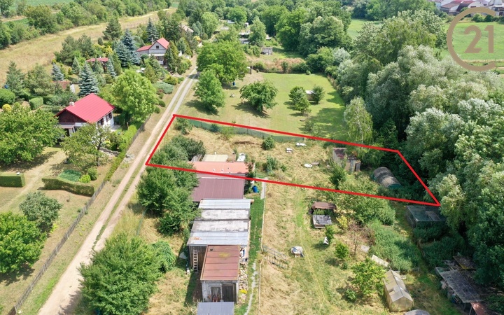 Prodej zahrady s možností výstavby chaty,  976 m², Želevčice, okres Slaný
