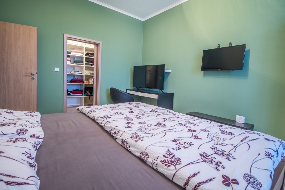 Prodej atypického bytu 3+kk se dvěma koupelnami, 122 m² - Karlovy Vary - Doubí