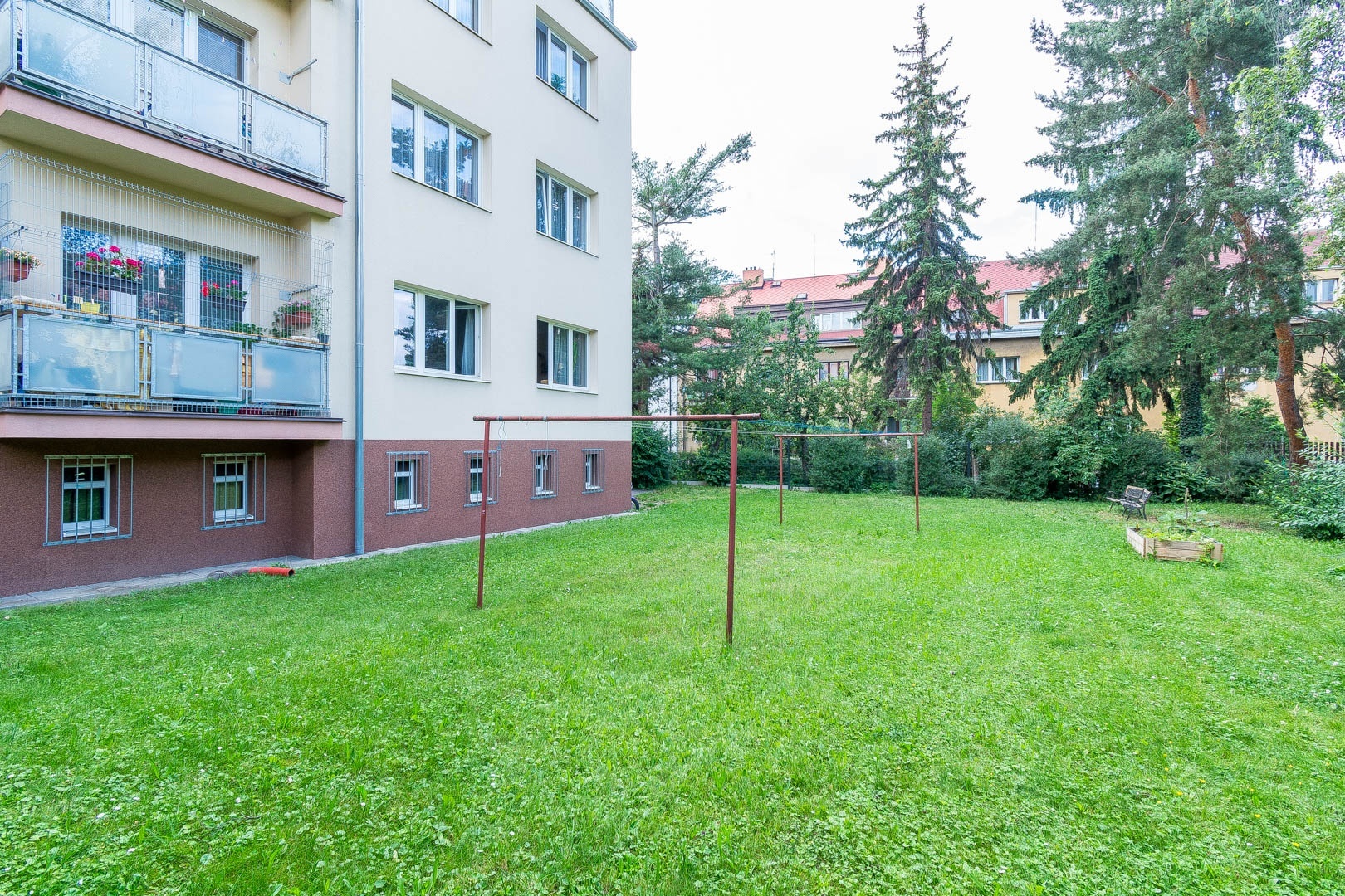 Prodej Bytu 2+kk - 58m², terasa + 2x sklep + zahrada