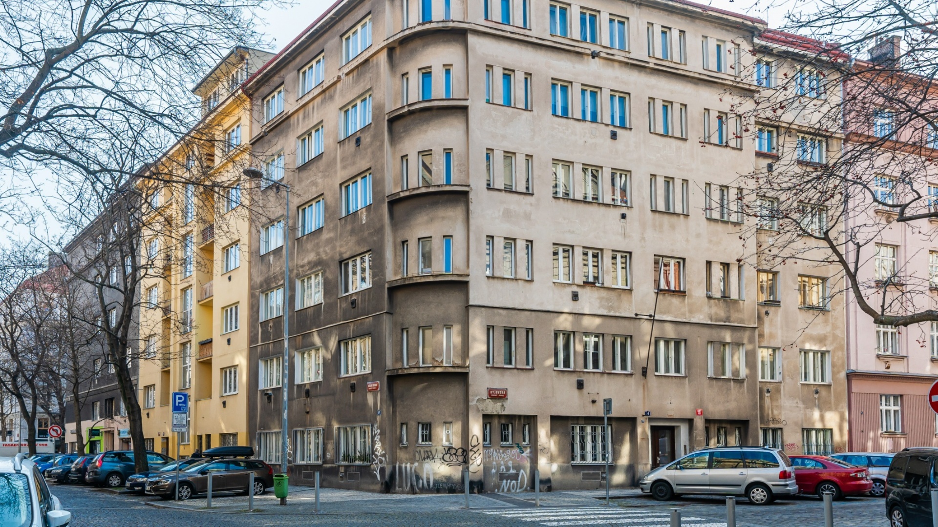 Pronájem zařízeného bytu 2+kk,  50 m² - Praha - Bubeneč