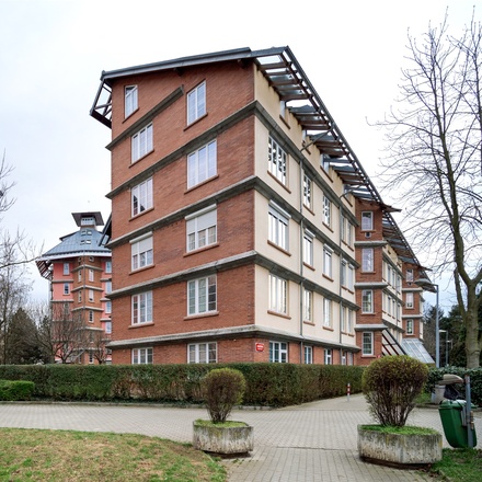 Prodej bytu 3+kk s balkonem a 2 x garážové stání,  112 m² - Praha 6