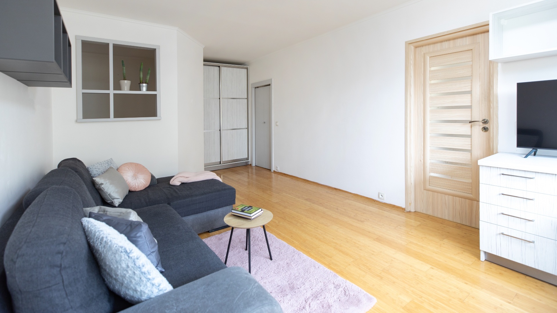 Prodej bytu 1+1 se dvěma lodžiemi a sklepem, 46,5 m² - Praha - Malešice