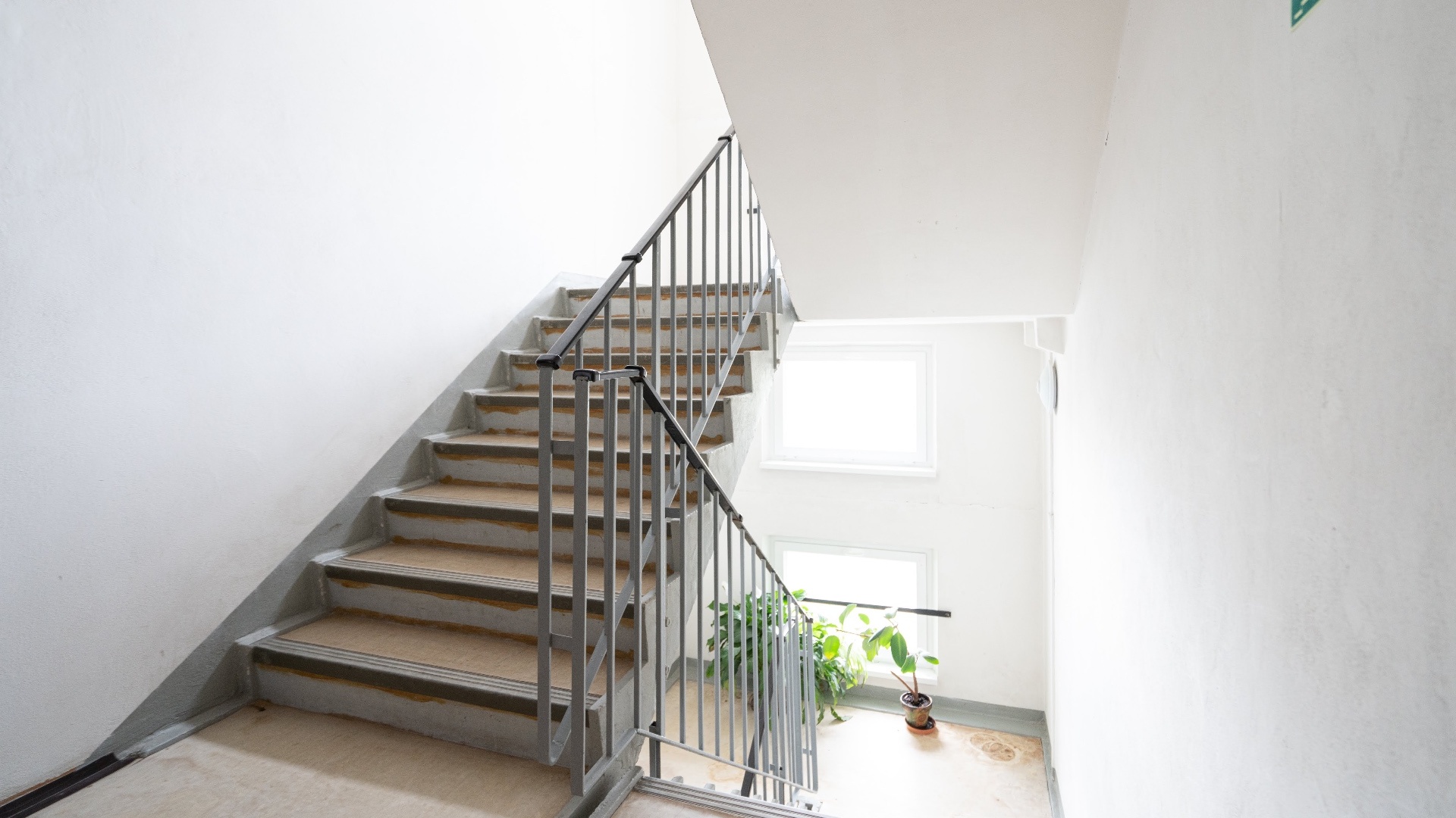Pronájem bytu 3+1 s balkonem, sklepem a garážovým stáním, 80  m², Praha - Chodov
