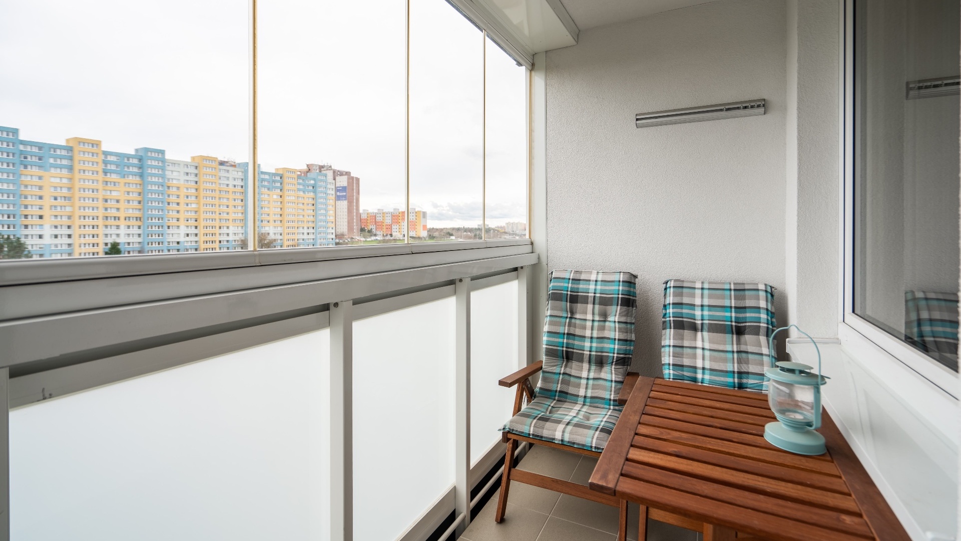 Pronájem bytu 3+1 s balkonem, sklepem a garážovým stáním, 80  m², Praha - Chodov