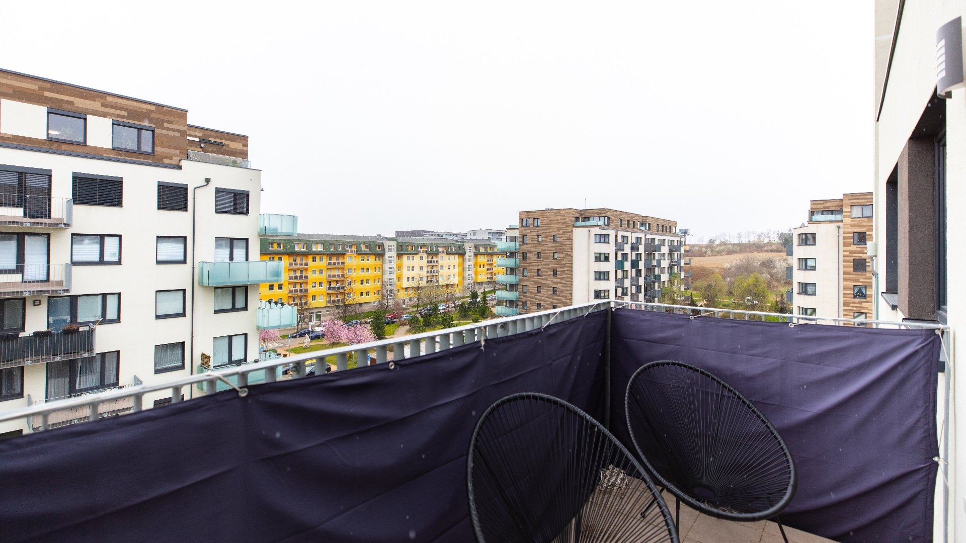 Pronájem bytu 2+kk s balkonem, 50 m² - Praha - Hlubočepy