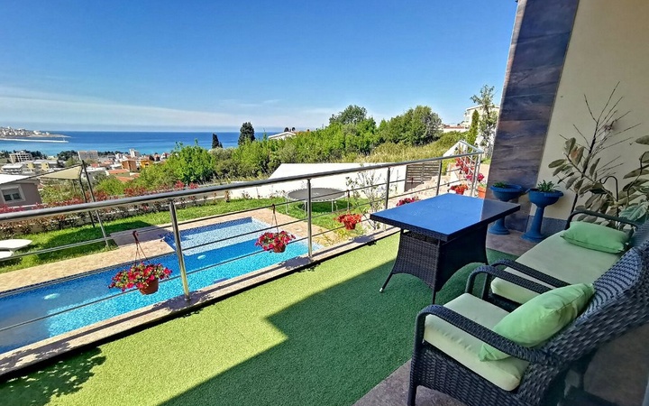 Prodej moderní vily  360 m² s úchvatnými výhledy od moře - Bar, Černá Hora