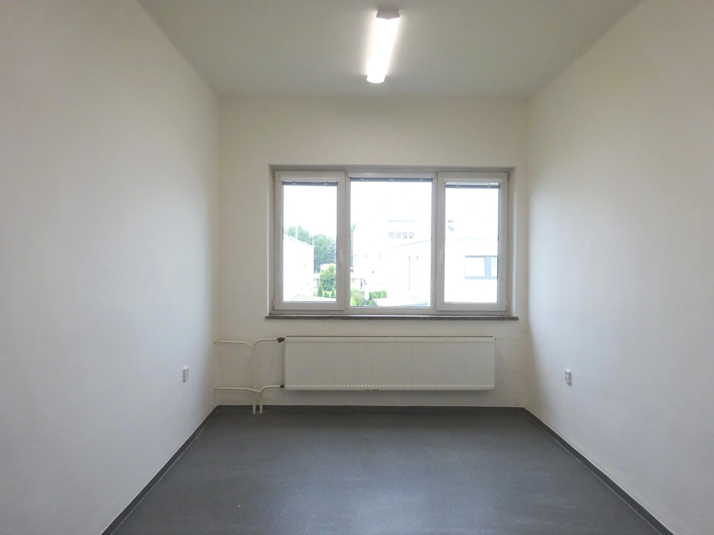 Pronájem kanceláře 23 m² - Zlín - Prštné