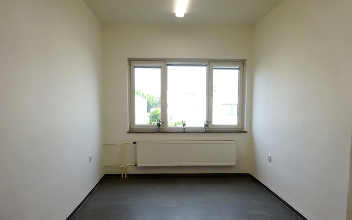 Pronájem kanceláře 23 m² - Zlín - Prštné