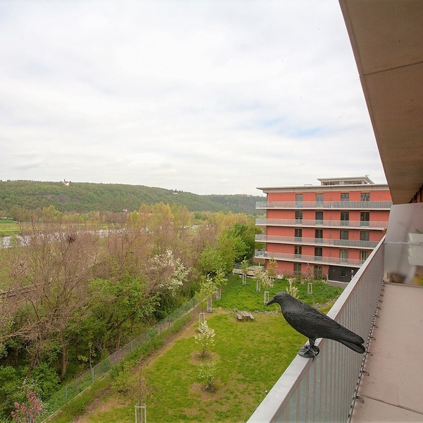 Pronájem bytu 3+kk s terasou s výhledem na Vltavu, garáž. stání, 120 m2, Praha - Modřany