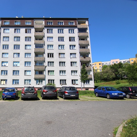 Prodej bytu 2+1 s lodžií, 62 m², ul. Armádní, Milovice