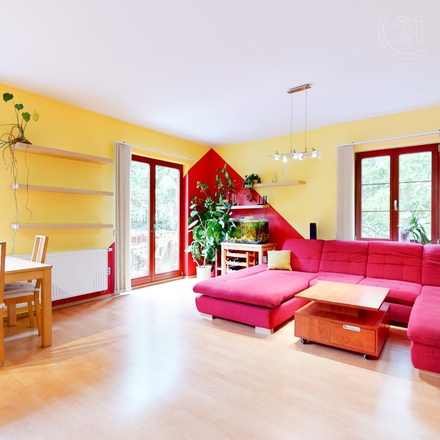 Luxusní slunný byt 3+1, 103 m², se dvěma balkony - Černošice