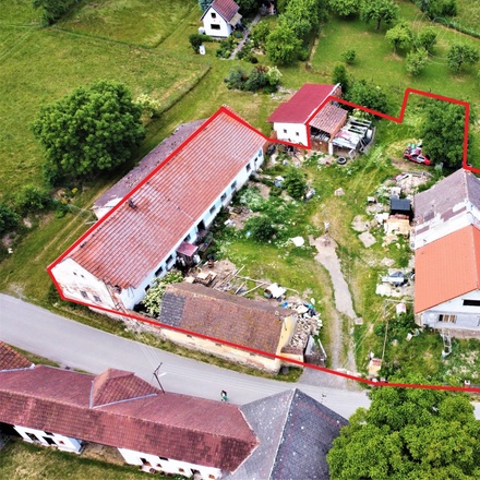 Prodej stavebního pozemku 1973 m² v obci Drahnětice u Jistebnice.
