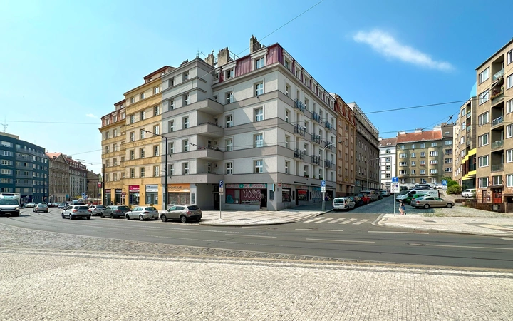 Pronájem bytu 2+kk, 70 m² + balkon, Praha - Nusle