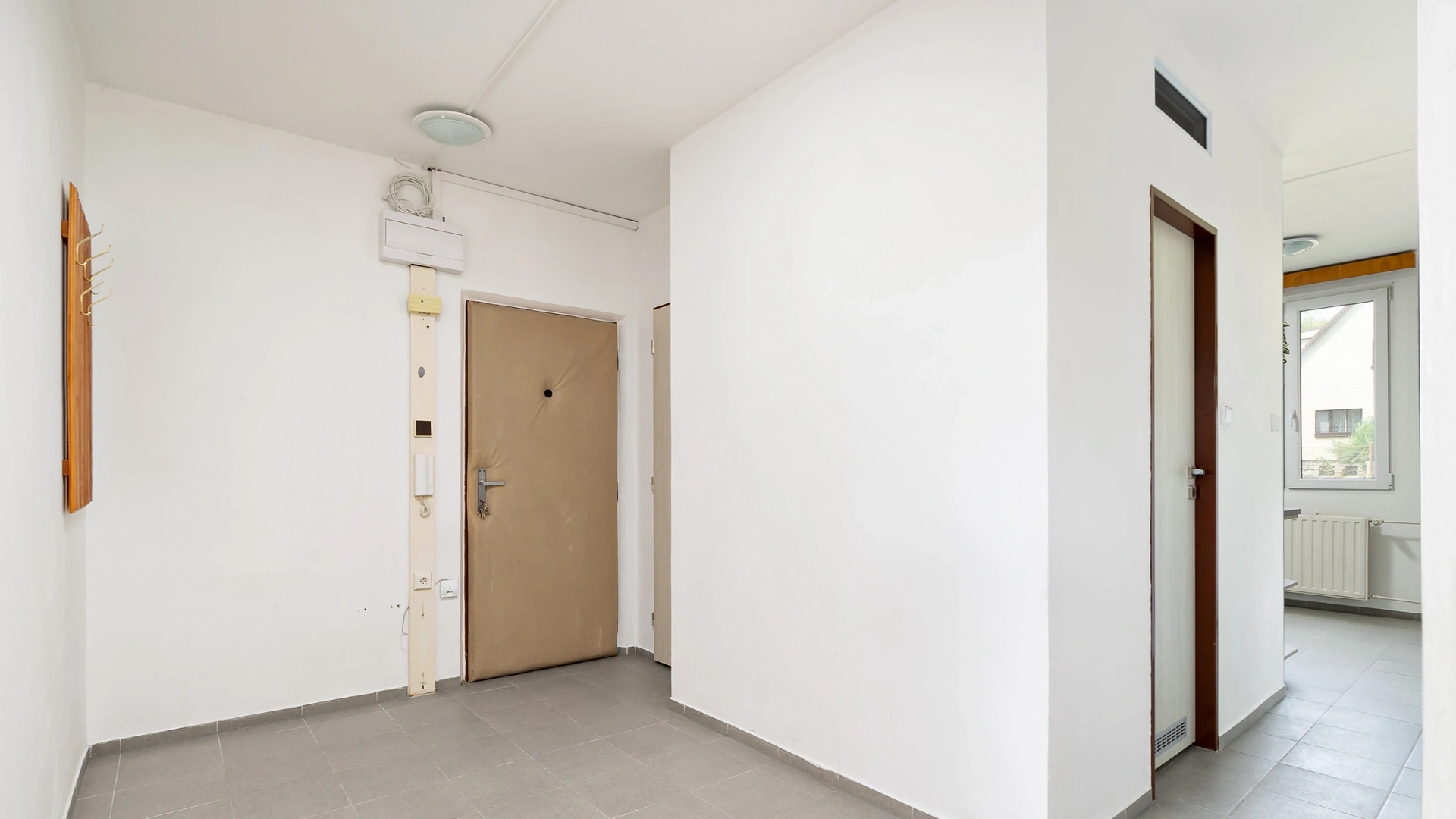 Prodej zrekonstruovaného bytu s lodžií 3+1, 67 m², Na Hrázi, Sušice - Sušice II
