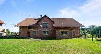 Prodej venkovské usedlosti s rodinným domem 200 m², stodolou 218 m² a pozemkem 2400 m² - Přibyslav