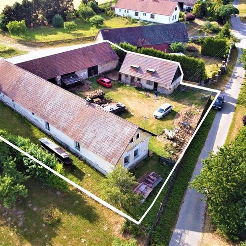 Prodej vesnického domu s pozemkem 1.654 m² v obci Domamyšl