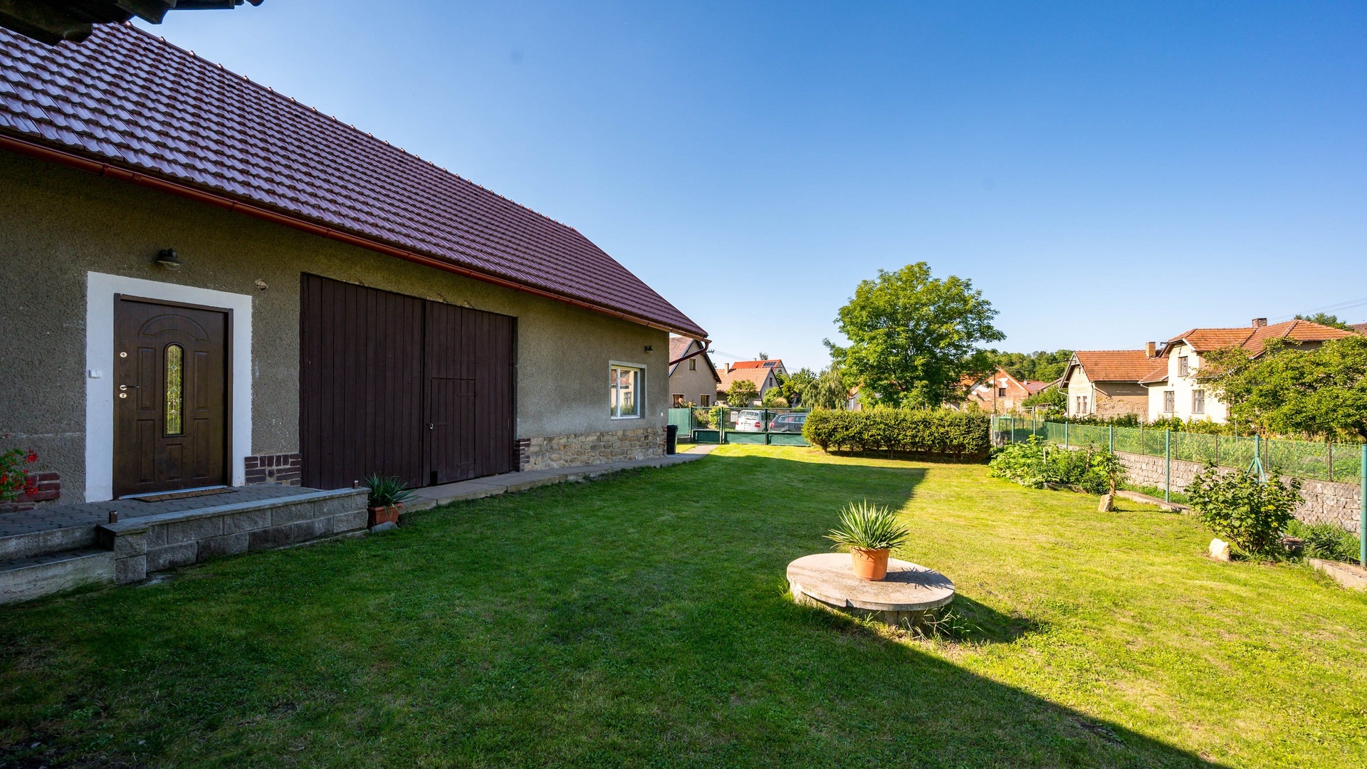 Prodej krásného rodinného domu, 120 m² podlahové plochy, 523 m² pozemek a k tomu nádherná stodola - Vilémov
