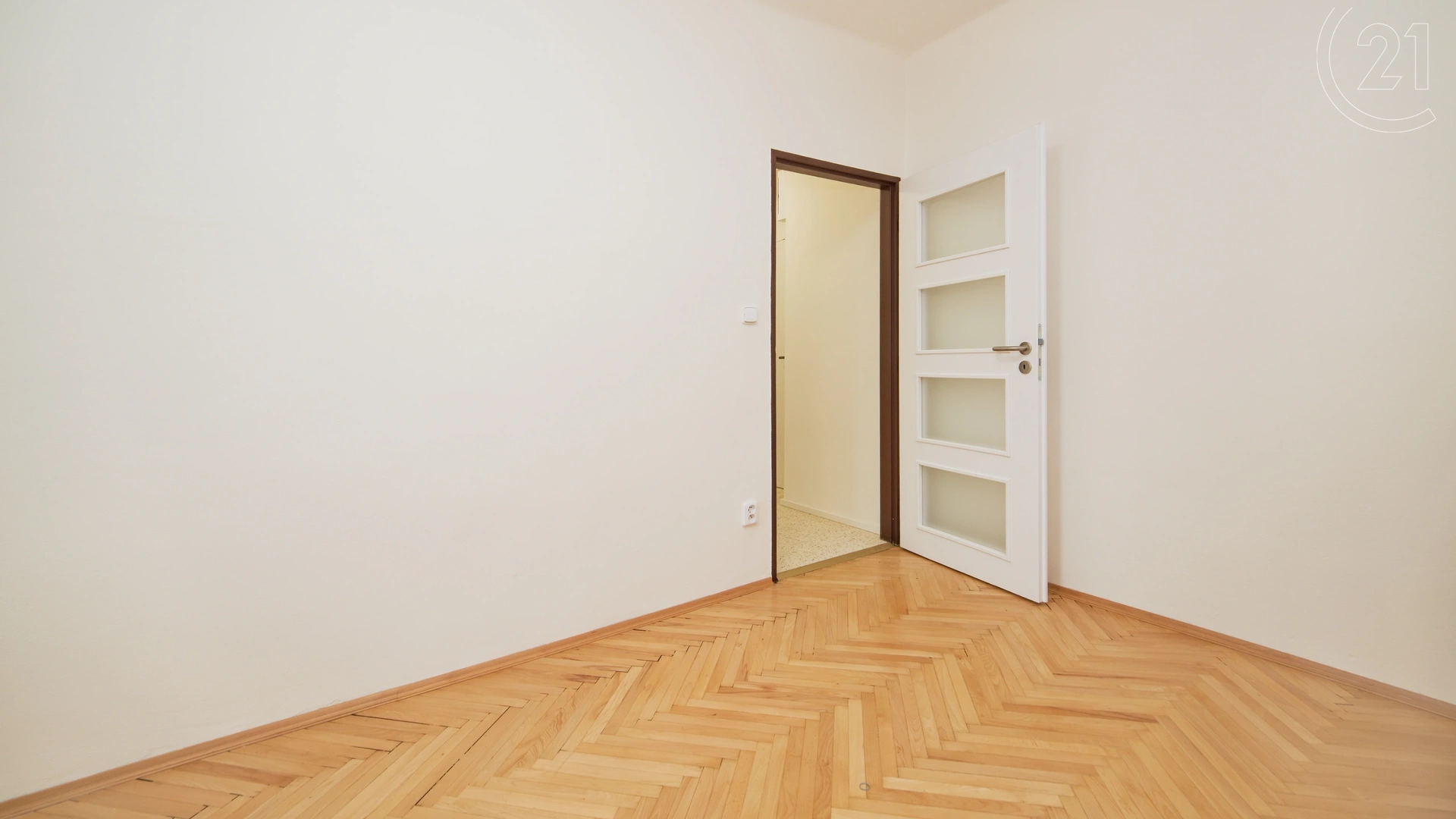 Světlý byt 2+kk, 43 m² - Praha - Záběhlice