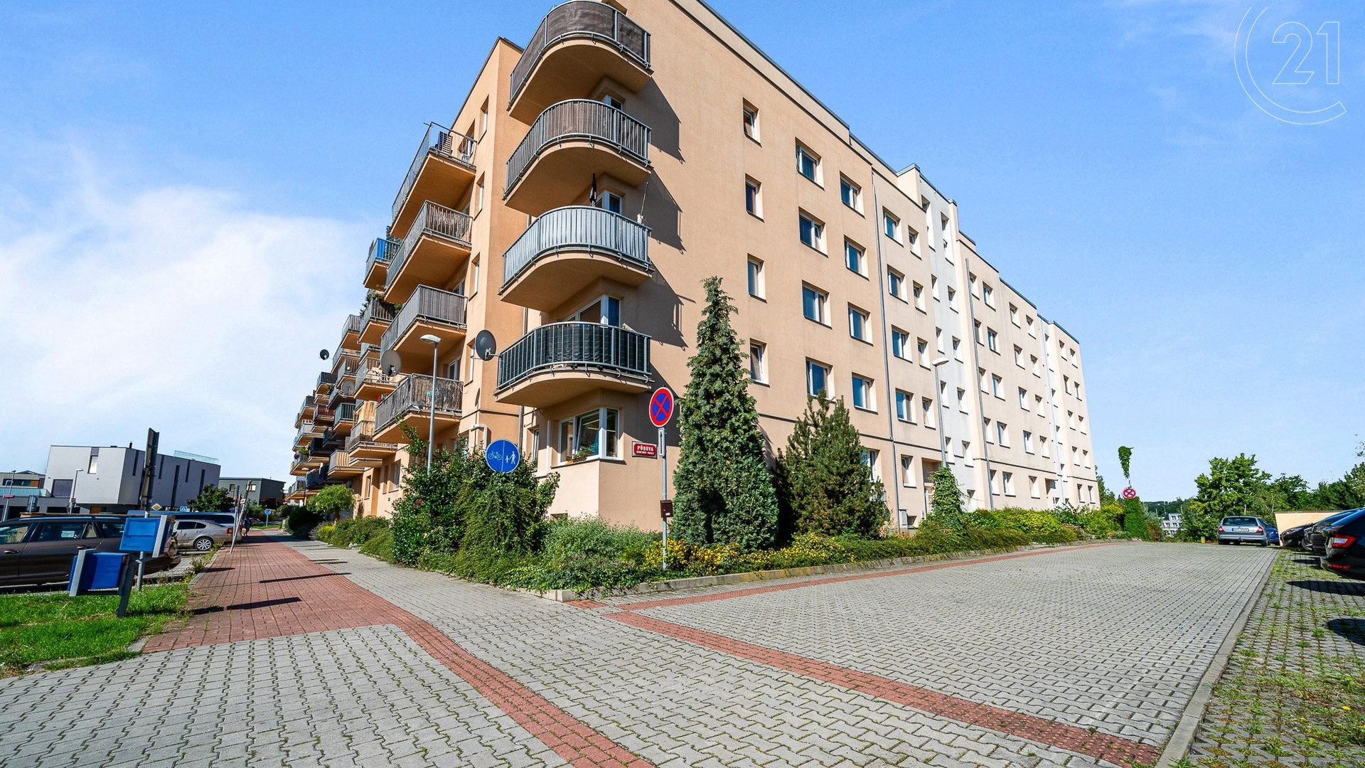 Prodej pěkného bytu 2+kk s předzahrádkou, 53 m² Půdova, Praha - Černý Most