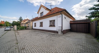 Rodinný dom, 454 m², pozemok 1659m2, Skalica