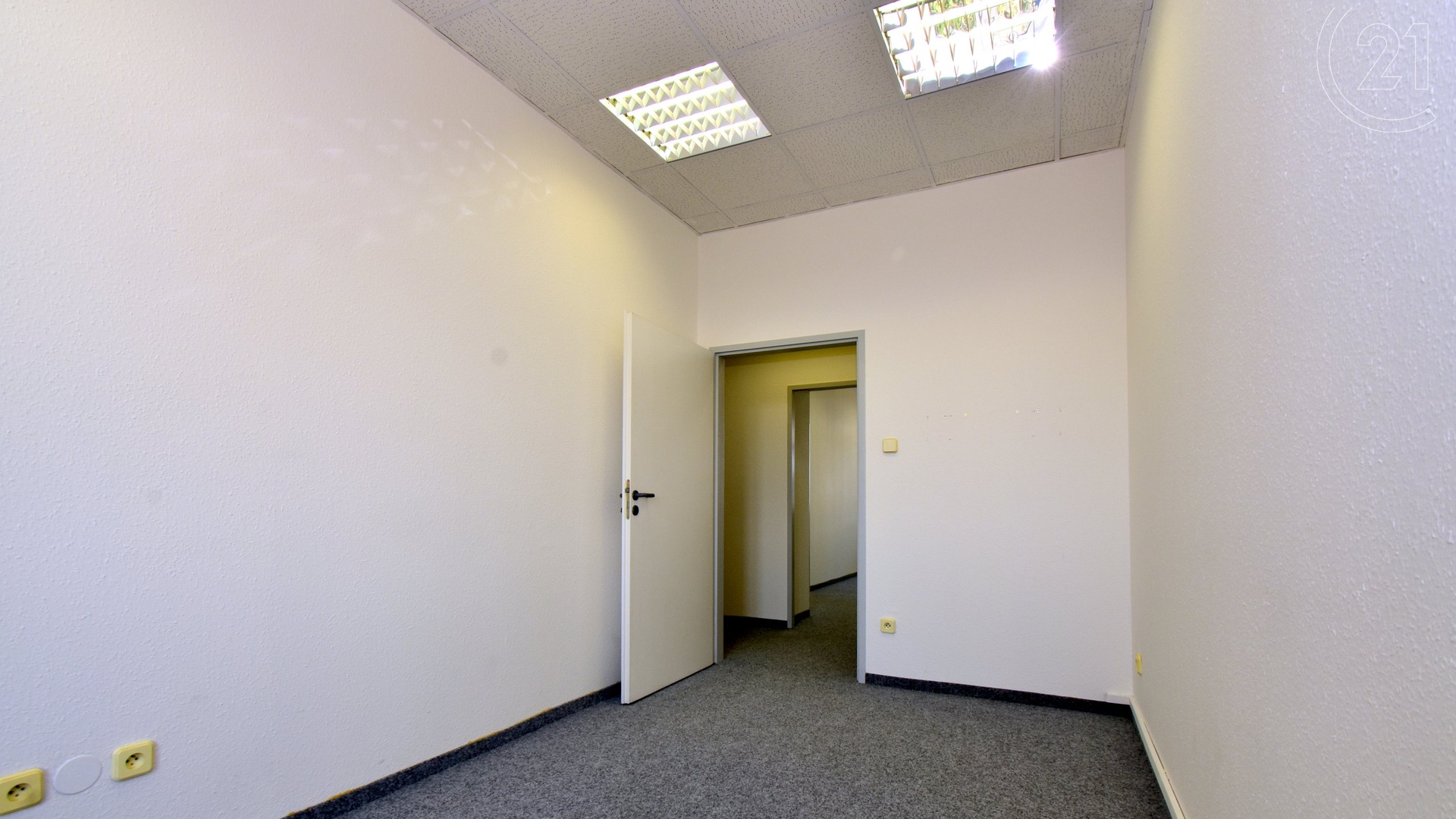 Pronájem, Kanceláře, 60 m² - Praha - Nusle