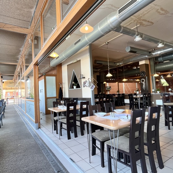 Prodej zavedené restaurace, 848 m² - Zlín