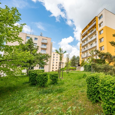 Pronájem bytu 3+kk s lodžií, 63 m² - Praha - Smíchov
