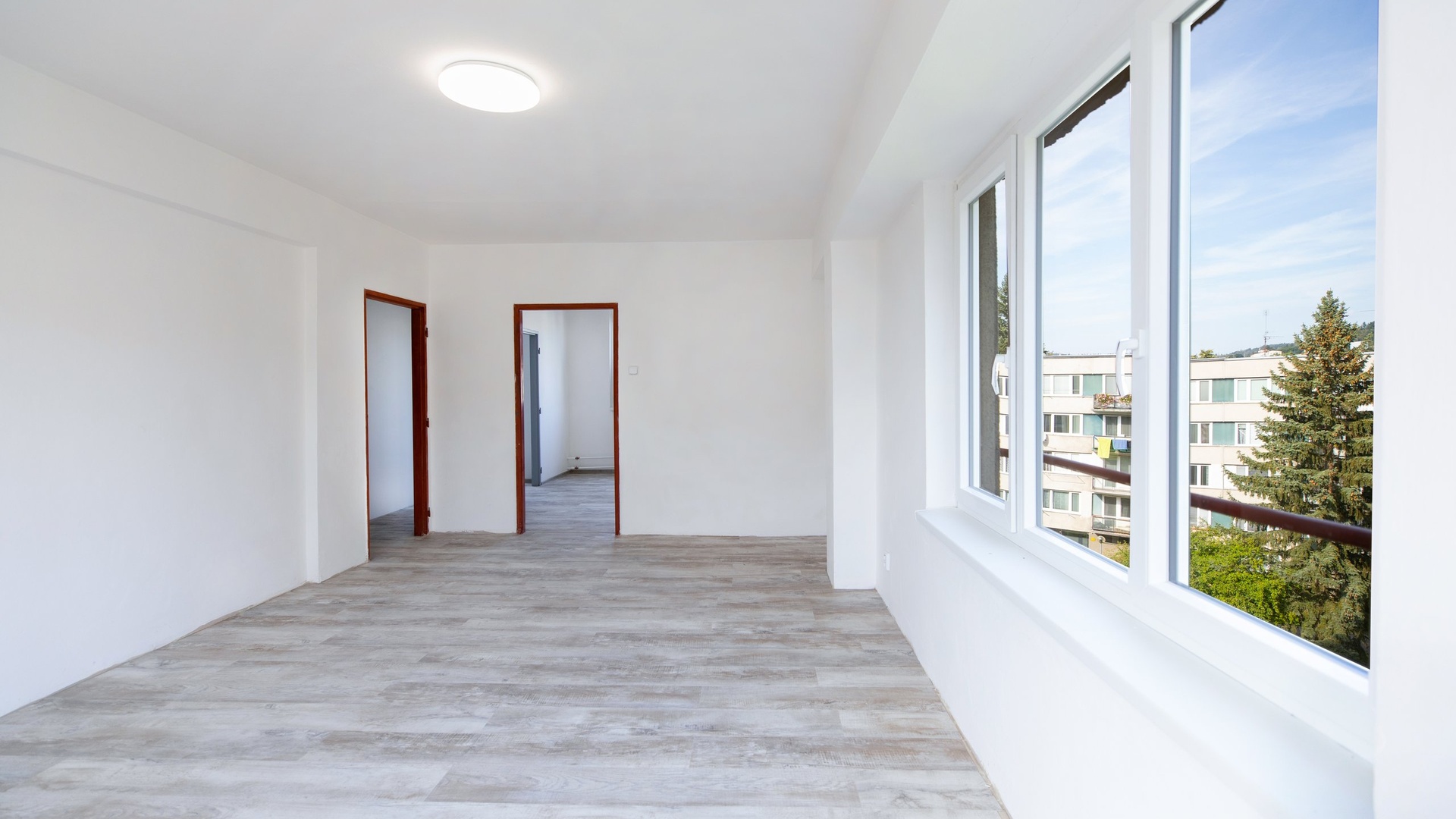 Pronájem bytu 2+1 s balkonem a sklepem, 53 m² - Písek