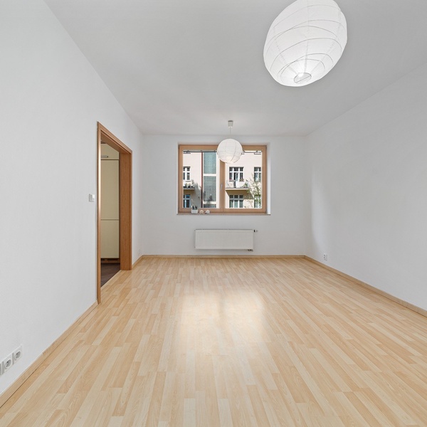 Pronájem bytu 2+1, 58 m² v novostavbě s balkonem a parkovacím stáním, Praha 10 - Vršovice