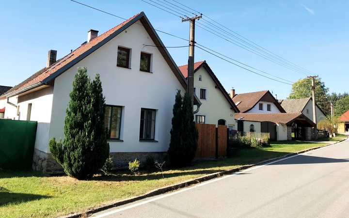 Prodej, Rodinného domu 565 m² s pozemkem 1626 m² v obci Palupín u Strmilova.